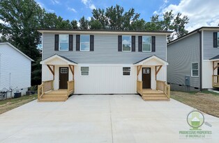 7 Robin Hood Rd in Taylors, SC - Building Photo