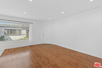 5468 Blackwelder St in Los Angeles, CA - Building Photo - Building Photo