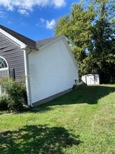 601 Colonial Ct, Unit E in La Grange, KY - Building Photo - Building Photo