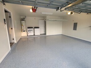 107 Avalon Way in Galveston, TX - Building Photo - Building Photo