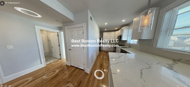 75 Winchester St, Unit 3 in Medford, MA - Building Photo - Building Photo