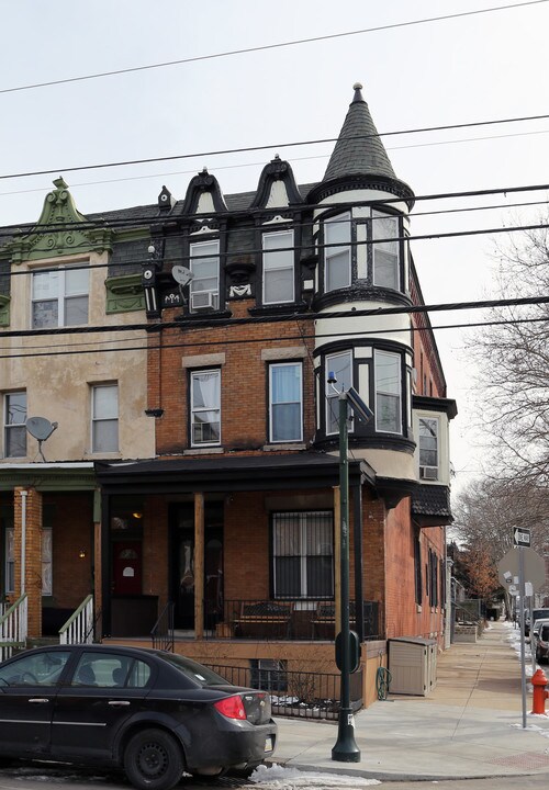 117 S 43rd St in Philadelphia, PA - Building Photo