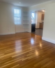 49 Sharon St, Unit 1 in Waltham, MA - Building Photo - Building Photo