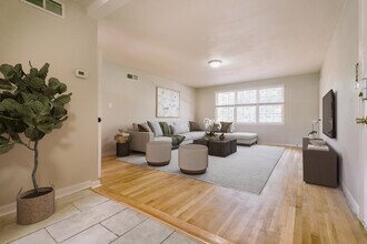 9 Berkley Pl in Savannah, GA - Foto de edificio - Building Photo