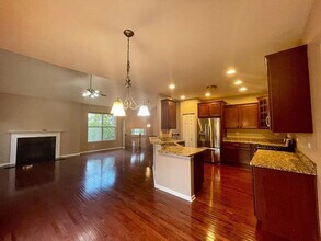 526 Grosvenor Ln in Aurora, IL - Building Photo - Building Photo