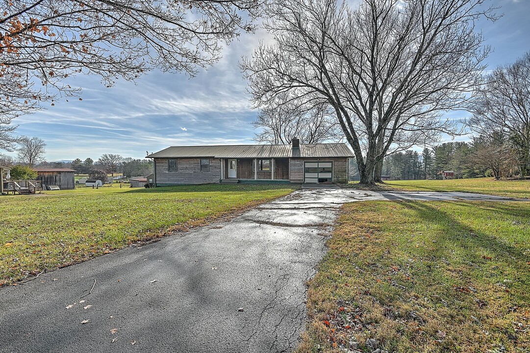 901 Remine Rd in Limestone, TN - Building Photo