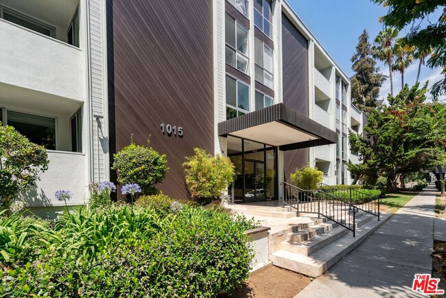 property at 1015 Kings Rd