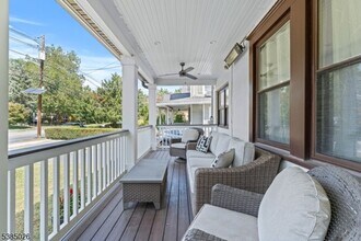 283 Orange Rd in Montclair, NJ - Building Photo - Building Photo