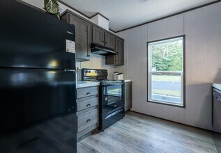 731 Three Bridges Estates Cir in Jacksonville, NC - Building Photo - Building Photo
