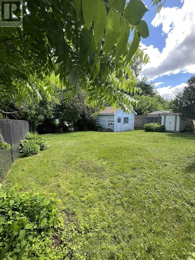 927 Laurier St in Clarence-Rockland, ON - Building Photo - Building Photo
