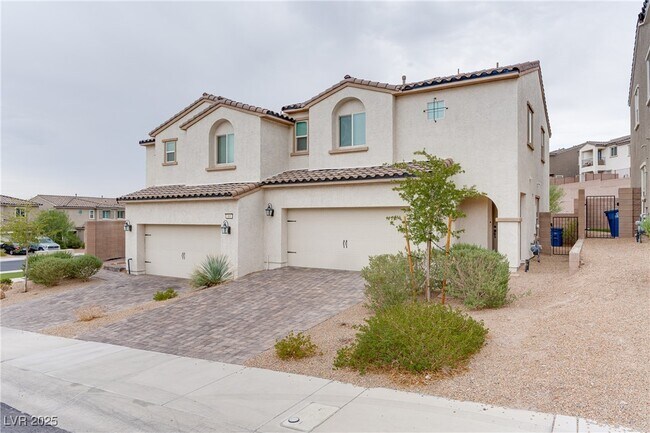 371 Yellow Finch Ln in Henderson, NV - Building Photo - Building Photo
