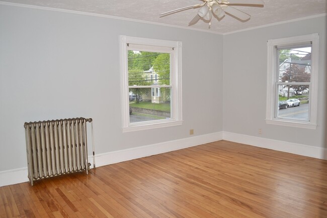 208 Irving St in Framingham, MA - Building Photo - Building Photo