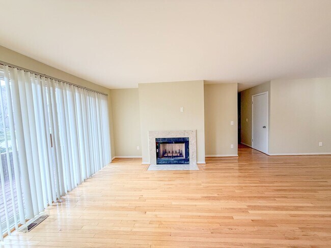6606 Maple Lakes Dr in West Bloomfield, MI - Building Photo - Building Photo