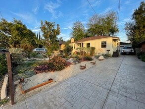 2826 El Nido Dr in Altadena, CA - Building Photo - Building Photo