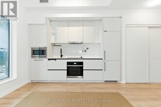 10 Graphophone Grv in Toronto, ON - Building Photo - Building Photo