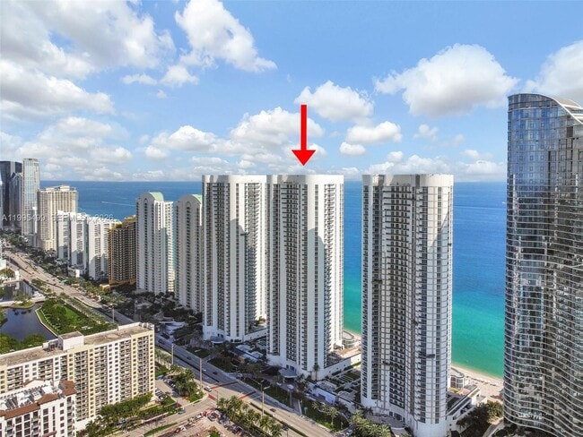 15901 Collins Ave in Sunny Isles Beach, FL - Building Photo - Building Photo