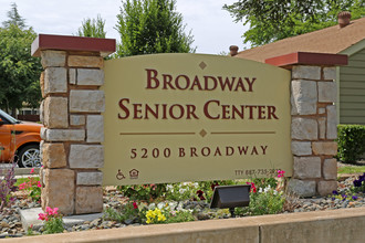 Broadway Senior Center in Sacramento, CA - Building Photo - Building Photo