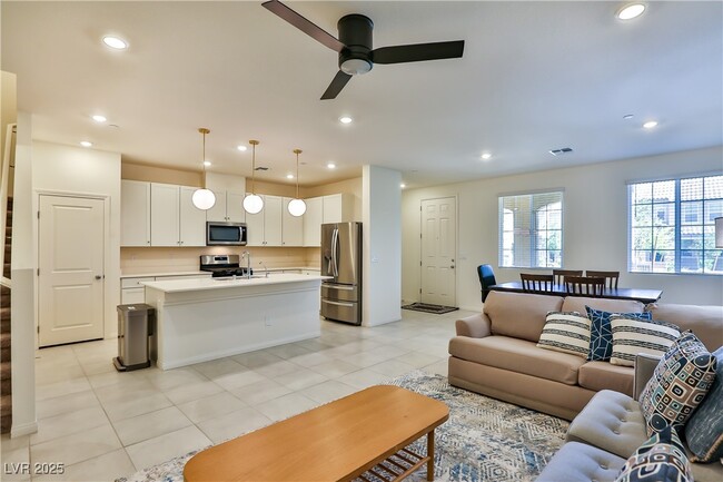 property at 3590 Credere Ln