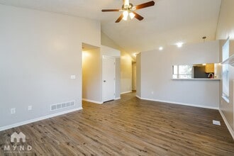 4216 Crosspointe Dr in Columbus, OH - Building Photo - Building Photo