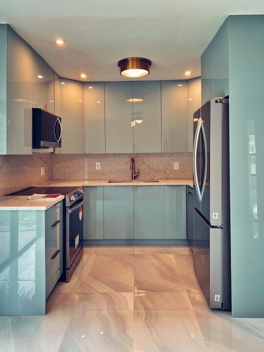 9287 Sunrise Dr in West Palm Beach, FL - Building Photo