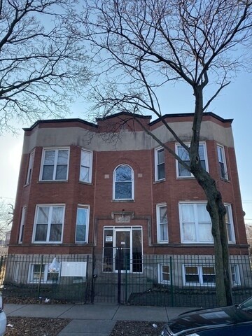 4035 W Harrison St in Chicago, IL - Building Photo