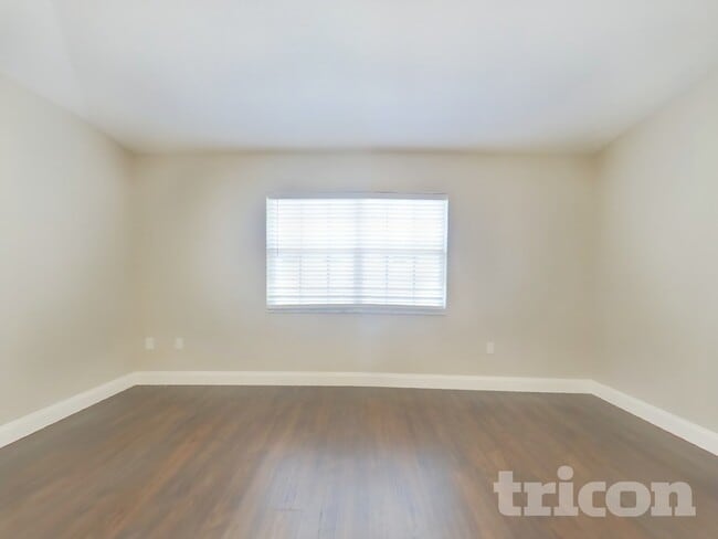 3598 N Biscayne Dr in North Port, FL - Building Photo - Building Photo