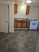 1335 N Church St, Unit #2 in Kalamazoo, MI - Building Photo - Building Photo