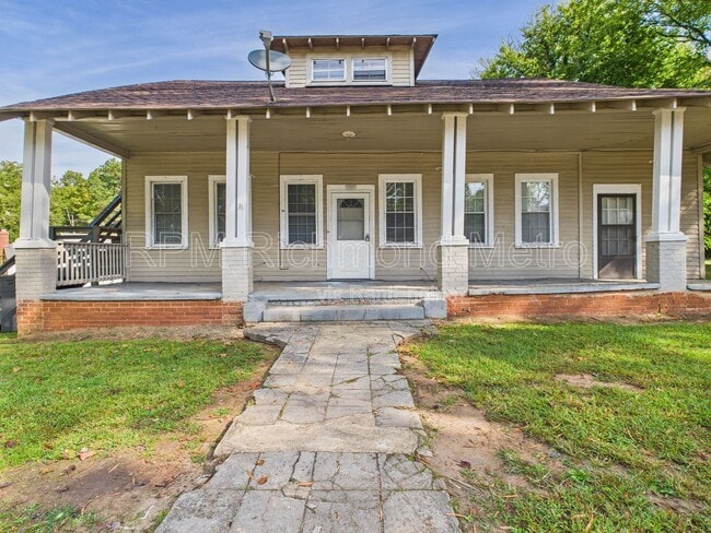 803 2nd Ave