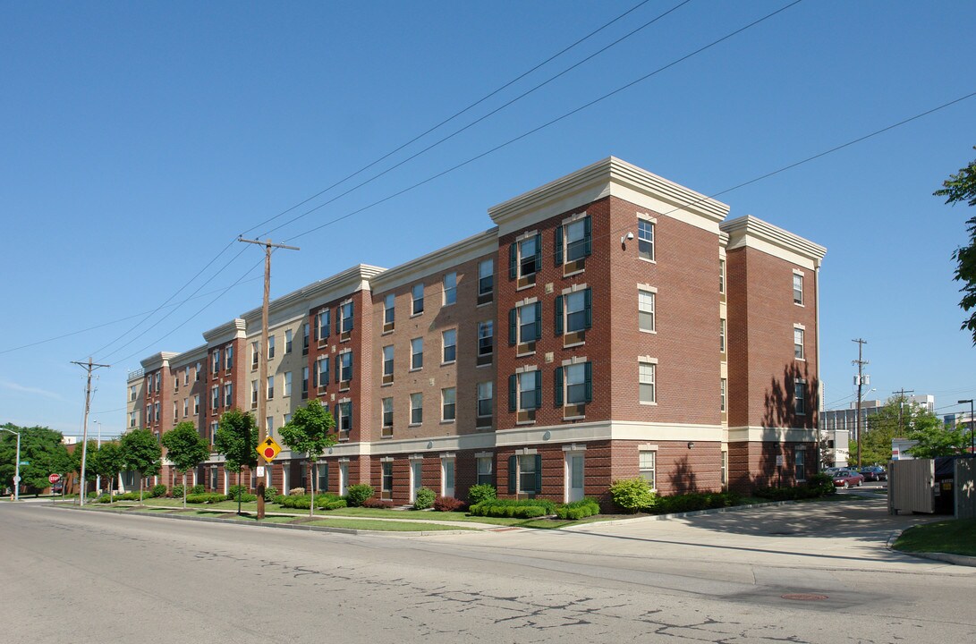 The Commons At Grant in Columbus, OH - Building Photo