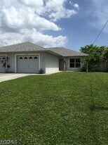 2308 NE 6th St in Cape Coral, FL - Building Photo