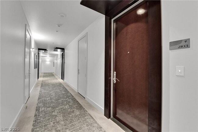 4575 Dean Martin Dr in Las Vegas, NV - Foto de edificio - Building Photo