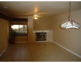 92 Megan Dr in Henderson, NV - Building Photo - Building Photo