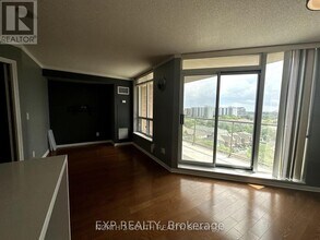 1150 Parkwest Pl in Mississauga, ON - Building Photo - Building Photo