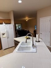 6137 E Cortland Ave in Fresno, CA - Building Photo - Building Photo