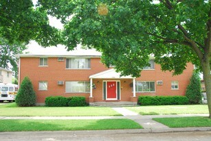1501 Trailsway in Madison, WI - Building Photo