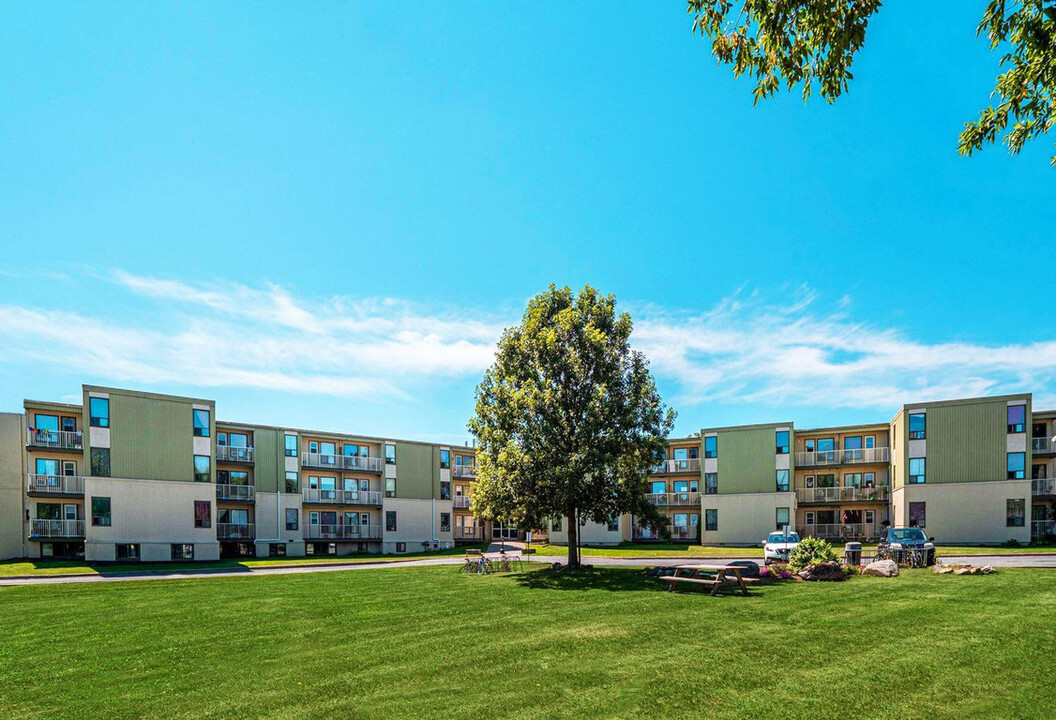 Treeview Apartments in Kingston, ON - Building Photo