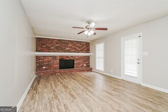 100 Woodsong Dr in Fayetteville, GA - Building Photo - Building Photo