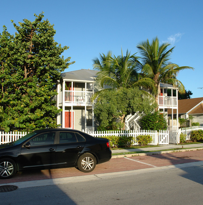 517-519 NE 2nd Ave in Fort Lauderdale, FL - Foto de edificio - Building Photo