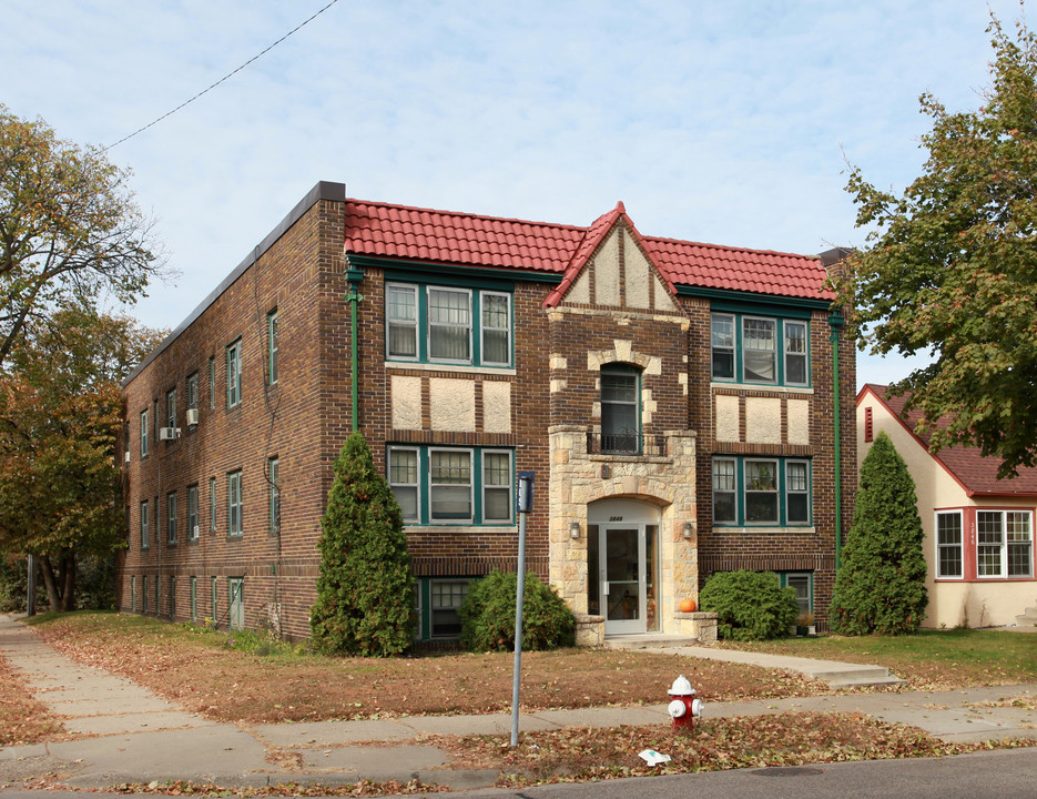 3848 Cedar Ave S in Minneapolis, MN - Building Photo