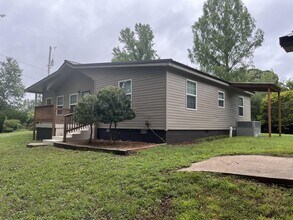 852 Hornbuckle Rd in Clarksville, TN - Building Photo - Building Photo