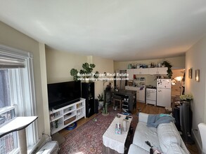 225 Newbury St, Unit 3F in Boston, MA - Building Photo - Building Photo