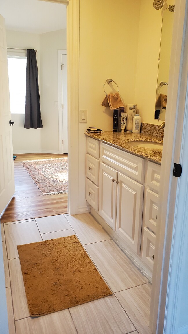 824 N Pasadena Ave in Azusa, CA - Building Photo - Building Photo