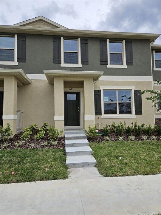 1695 Badger Crk Rd in Kissimmee, FL - Building Photo