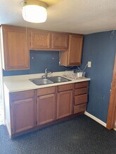701 E 3rd Ave in Hutchinson, KS - Building Photo - Building Photo