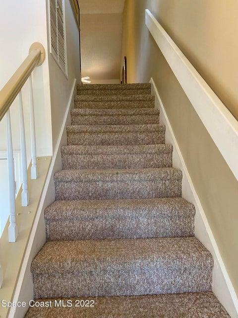 1039 Country Club Dr in Titusville, FL - Foto de edificio - Building Photo