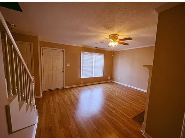 21899 Williamsburg Dr in Athens, AL - Foto de edificio - Building Photo