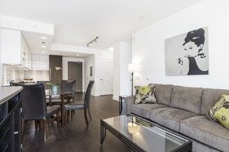 8 Buchanan St, Unit 403 in San Francisco, CA - Building Photo - Building Photo
