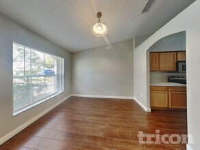 2020 Nobleton Ave in Spring Hill, FL - Foto de edificio - Building Photo