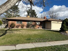 7059 Brookhill Dr E in Cottonwood Heights, UT - Building Photo