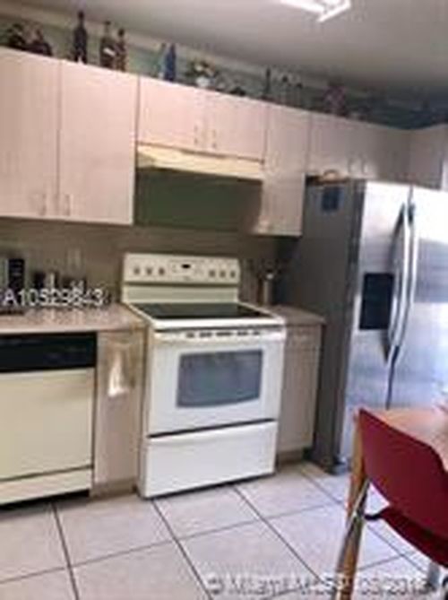 4689 NW 9th St-Unit -208 in Miami, FL - Building Photo - Building Photo